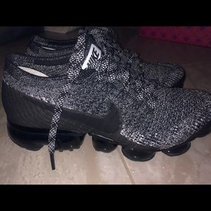 NIKE AIR VAPORMAX WOMENS RUNNING SHOES